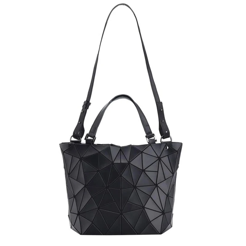2023 Нови дизайнерски чанти за жени дами геометрични Bao чанта чанти матово черно рамо Crossbody мъкна портмонета кофа пратеник