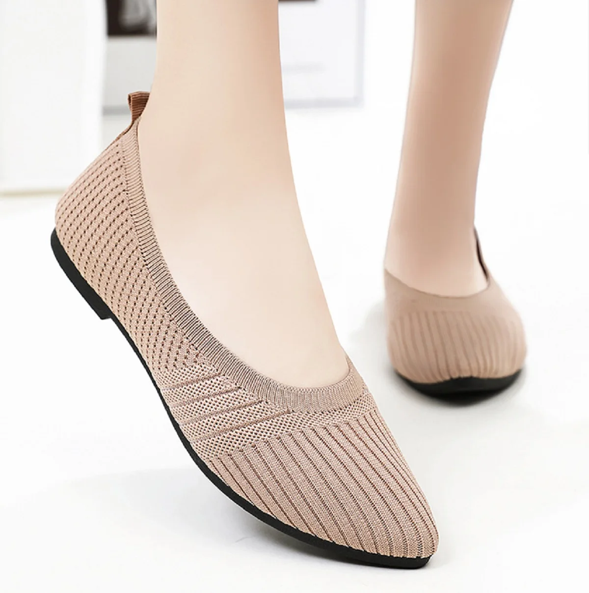 Slip-On дамски обувки дишащи дами против хлъзгане плоски обувки кухи случайни меки еднолични трикотажни обувки заострени пръсти мокасини размер 36-40