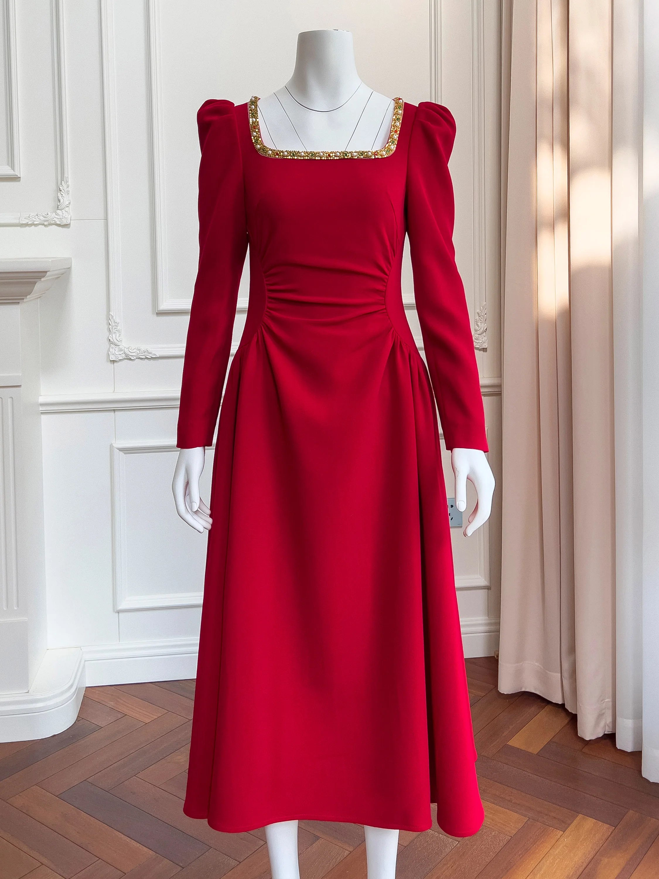 YIGELILA жени червена дълга рокля елегантен квадратна яка мъниста пълен ръкав империя твърда рокля A-линия глезена дължина пролетта 68341