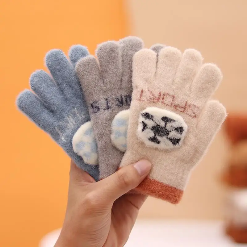 Детски ръкавици удебелени, за да се стоплят 3-6 годишни момчета и момичета, плетени с полар пет пръста за есента и зимата