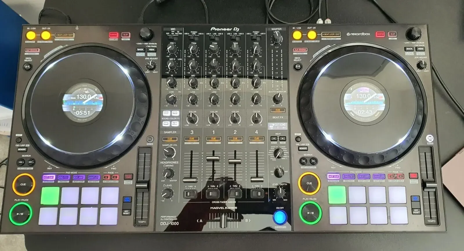 Лятна отстъпка от 50%ГОРЕЩИ ПРОДАЖБИ ЗА Pioneer DDJ 1000 DJ контролер - Rekordbox - Отлично състояние