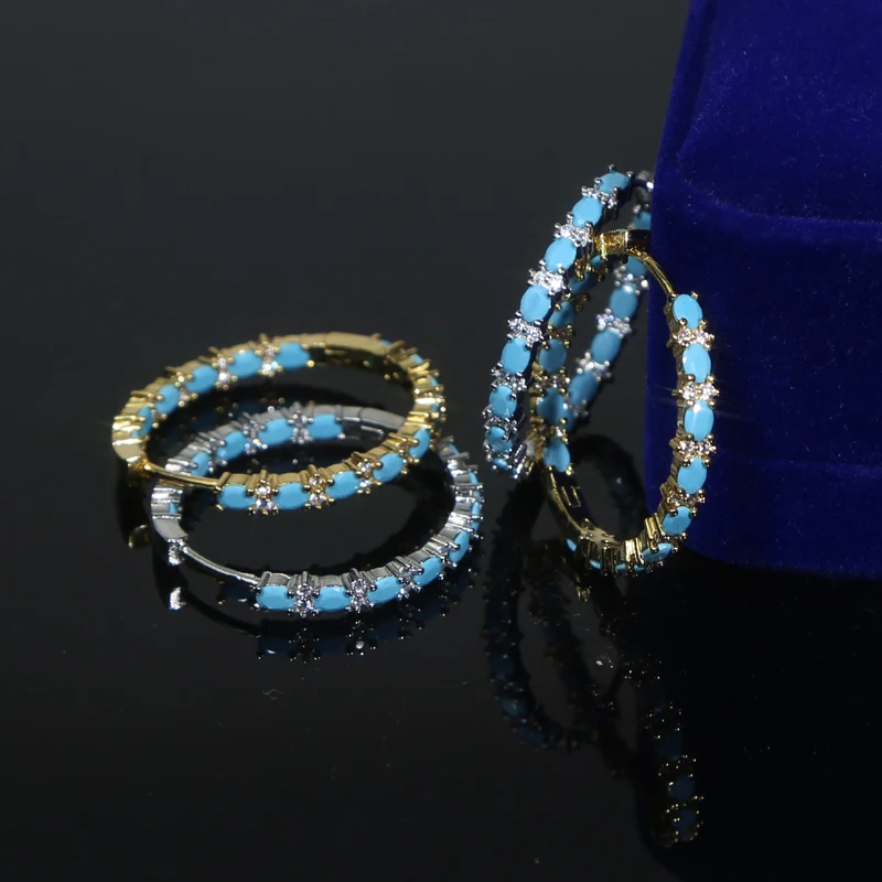 Модерни дамски бижута: сини тюркоази камък геометричен кръг Huggie обръч обица