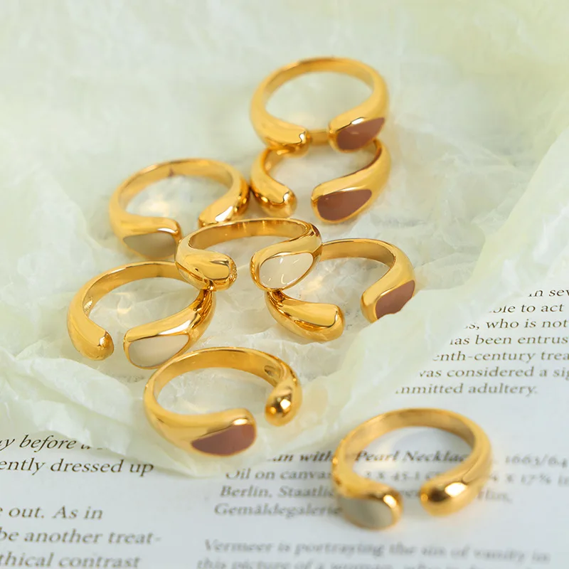 Нов моден малцинствен дизайн висококачествен отворен капков титанов стоманен покритие 18K златен пръстен личностен орнамент женски