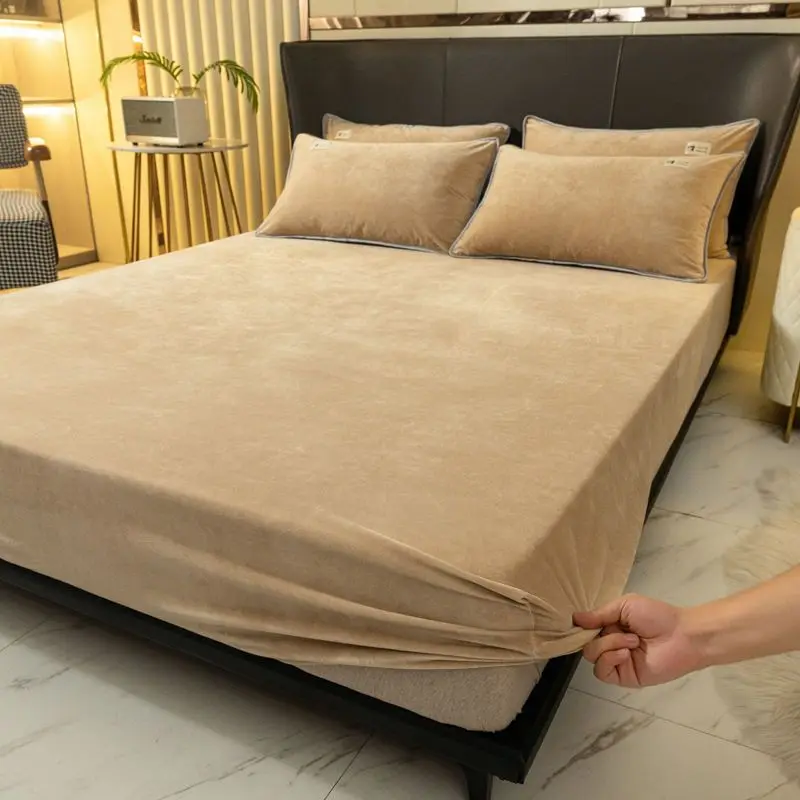 Сгъстяване на топло меко кожно плюшено легло Зимен удобен покривка за легло Velvet Plush Fitted Sheet Non-Slip Mattress Cover