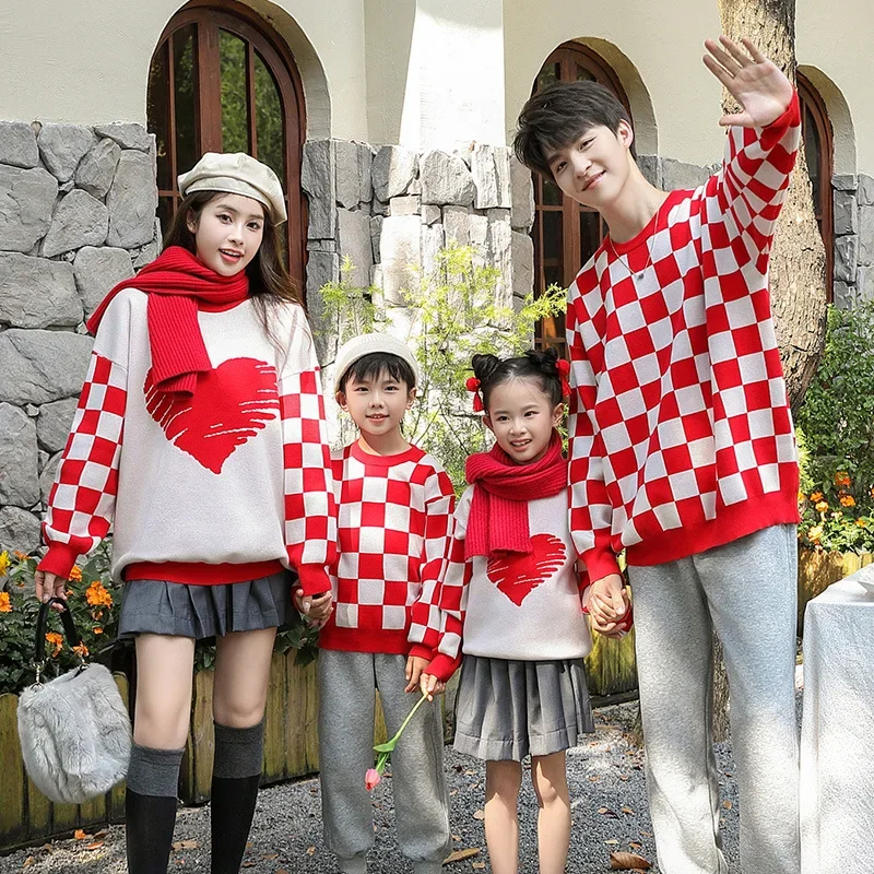Семейни дрехи за двойки Зимна мама и аз пуловер Обичам татко бебешки дрехи мама татко и дъщеря син плетен джъмпер